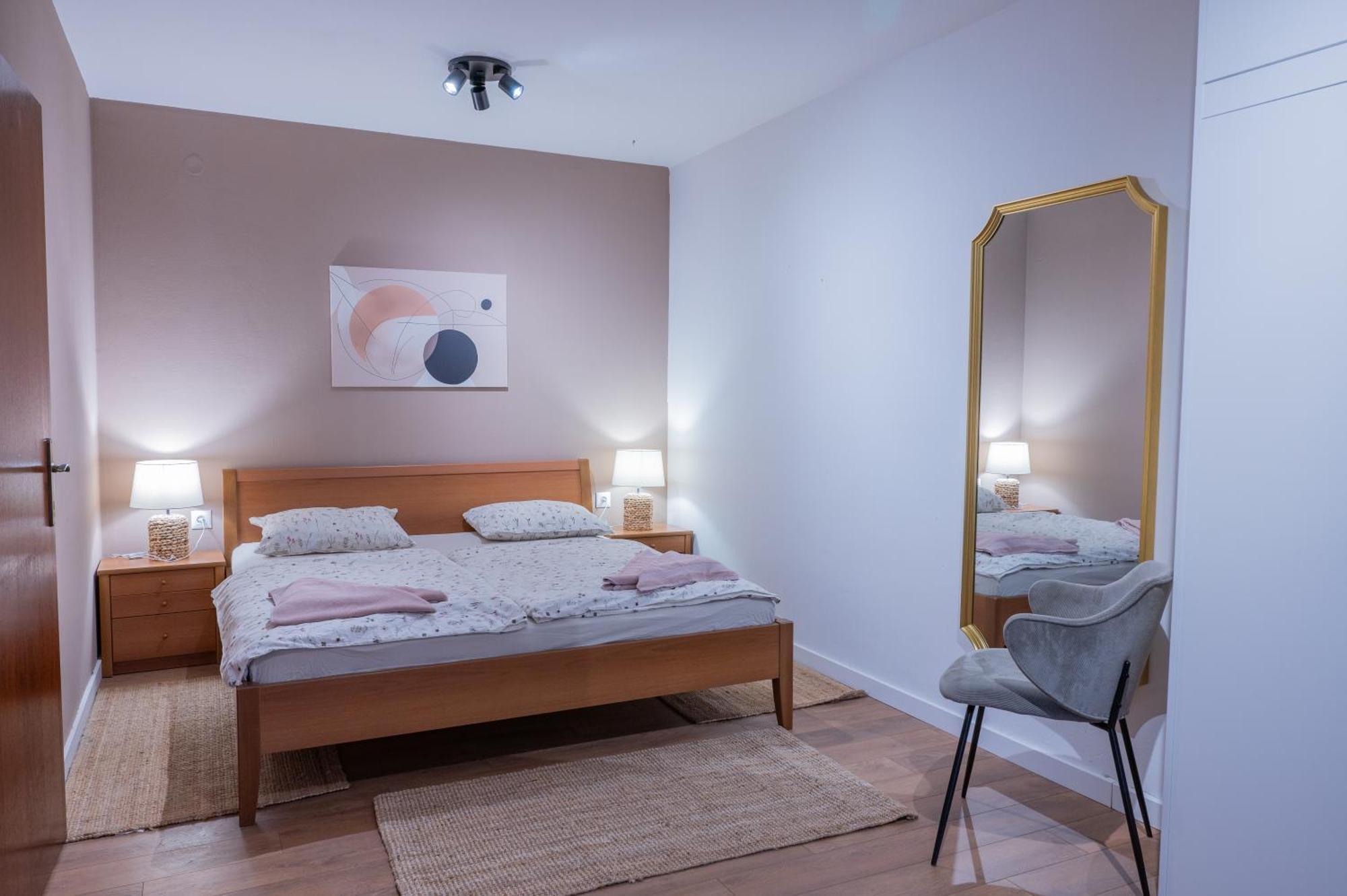 Apartman Rose-2025 Renovated Garden View Porec Bagian luar foto